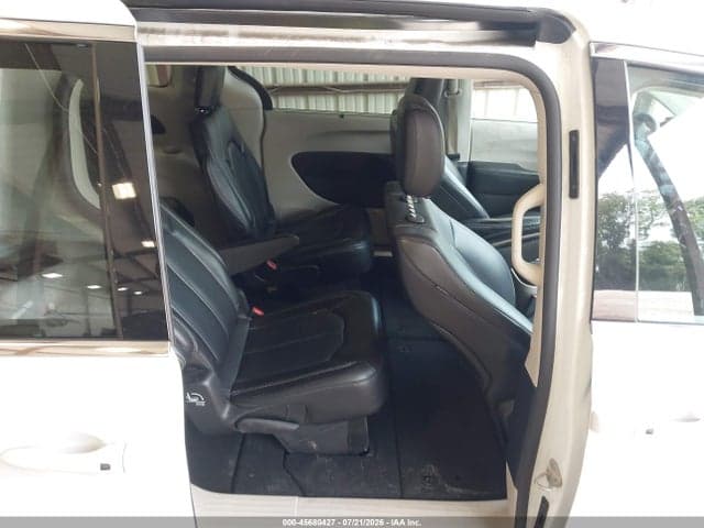 2024 CHRYSLER PACIFICA TOURING L 8