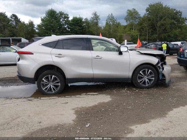 2022 TOYOTA VENZA LE 13