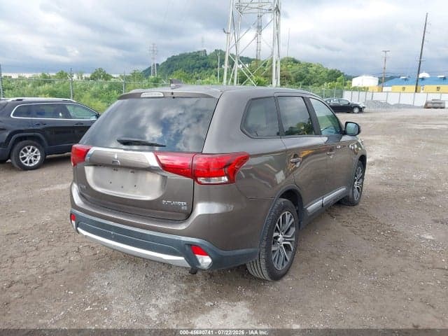 2017 MITSUBISHI OUTLANDER SE 4