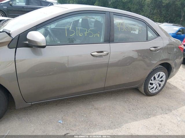 2017 TOYOTA COROLLA LE 15