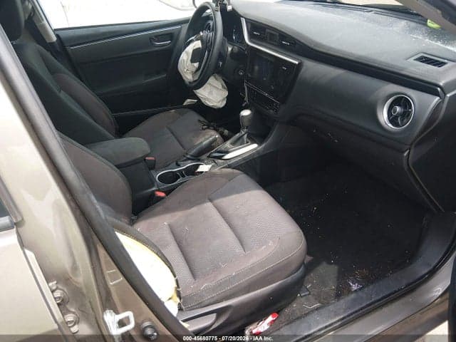 2017 TOYOTA COROLLA LE 5