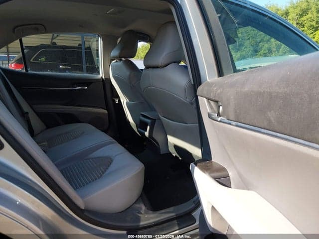 2021 TOYOTA CAMRY SE 8