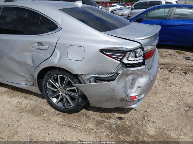 2018 LEXUS ES 300H 17