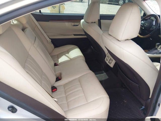 2018 LEXUS ES 300H 8