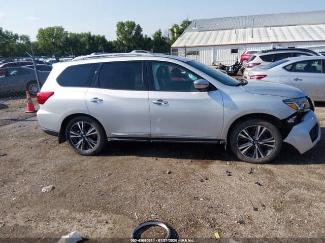2017 NISSAN PATHFINDER PLATINUM 13