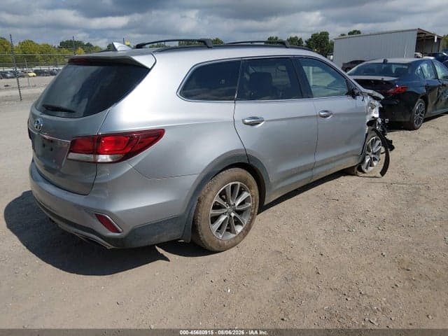2018 HYUNDAI SANTA FE SE 4