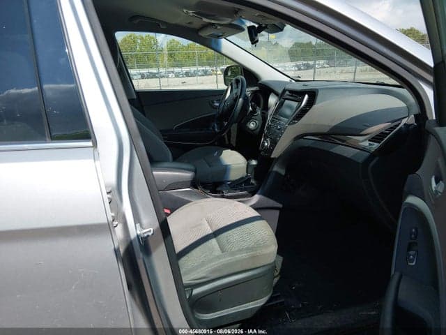 2018 HYUNDAI SANTA FE SE 5