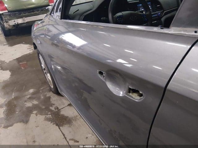 2020 HYUNDAI ELANTRA SEL 18