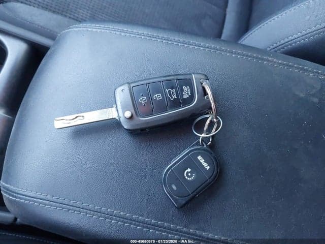 2019 HYUNDAI SANTA FE SE 11