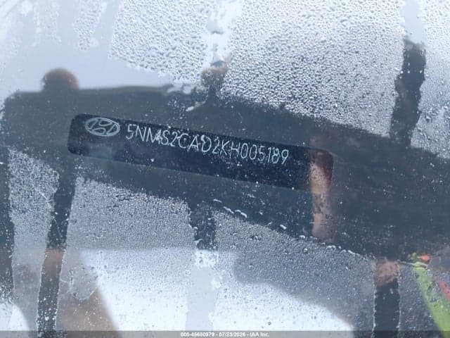 2019 HYUNDAI SANTA FE SE 9