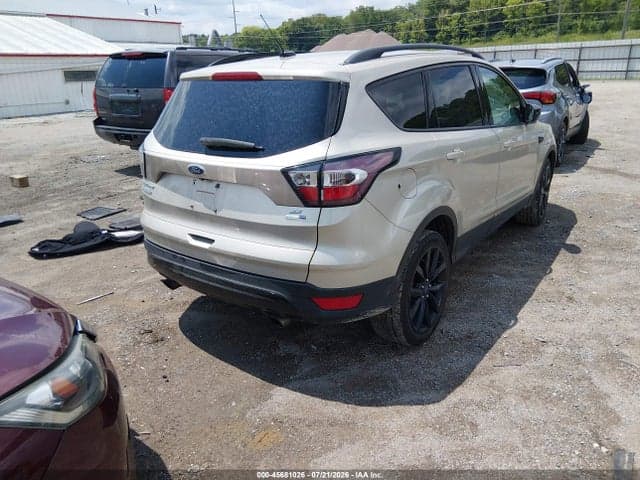 2017 FORD ESCAPE SE 4