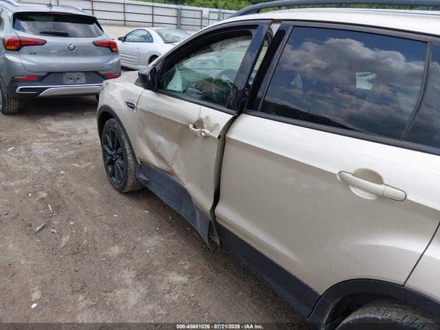 2017 FORD ESCAPE SE 6