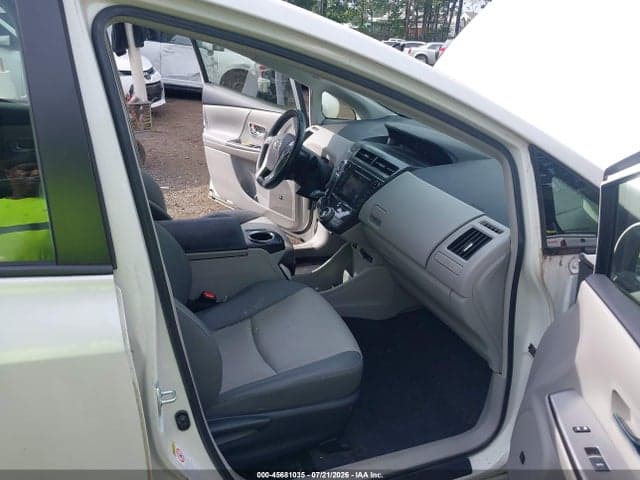 2017 TOYOTA PRIUS V FIVE 5