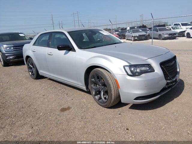 2020 CHRYSLER 300 TOURING 1