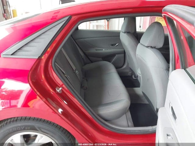 2021 HYUNDAI ELANTRA SE 8