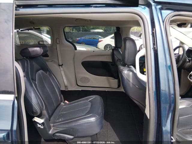 2022 CHRYSLER PACIFICA TOURING L 8