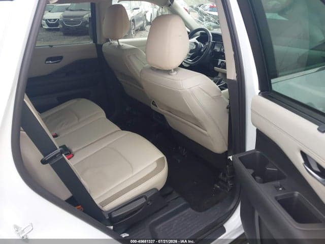 2025 NISSAN PATHFINDER SL 4WD 8