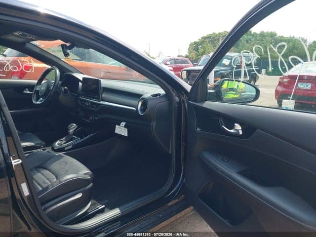 2022 KIA FORTE GT-LINE 5