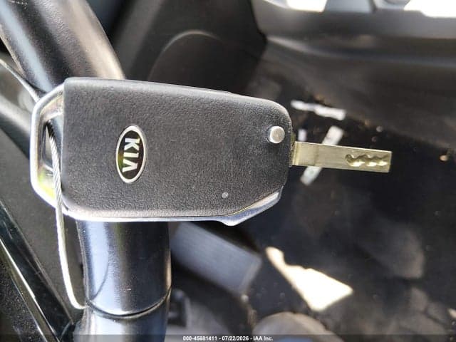 2021 KIA SELTOS S 11