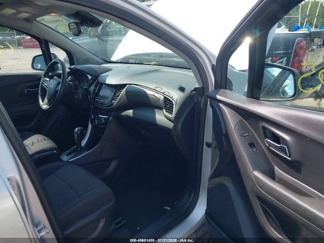 2020 CHEVROLET TRAX FWD LT 5