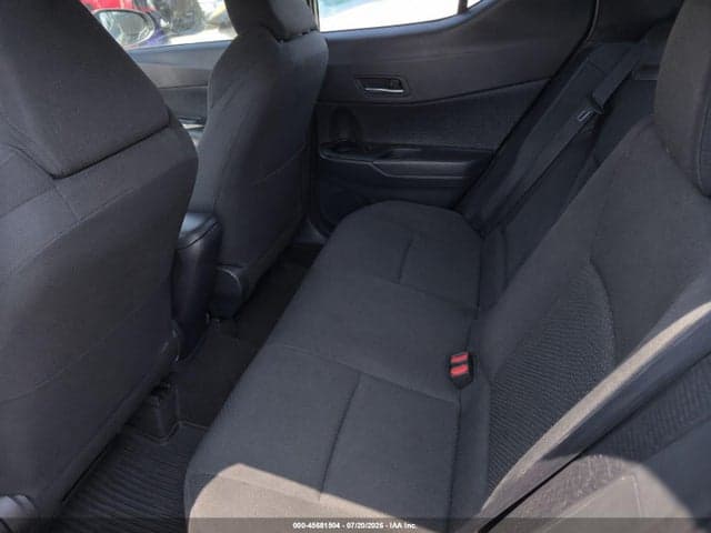2019 TOYOTA C-HR LE 7