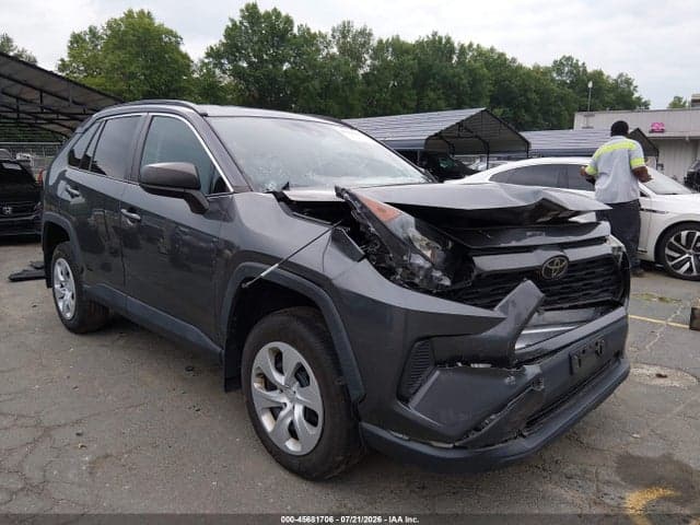 2020 TOYOTA RAV4 LE 1