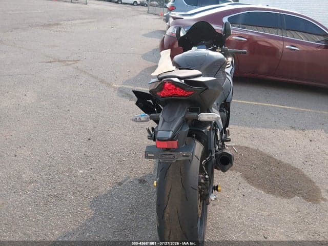 2025 KAWASAKI ZX1002 M 6