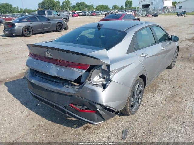 2025 HYUNDAI ELANTRA SEL SPORT 4
