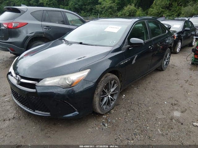 2017 TOYOTA CAMRY XSE 2