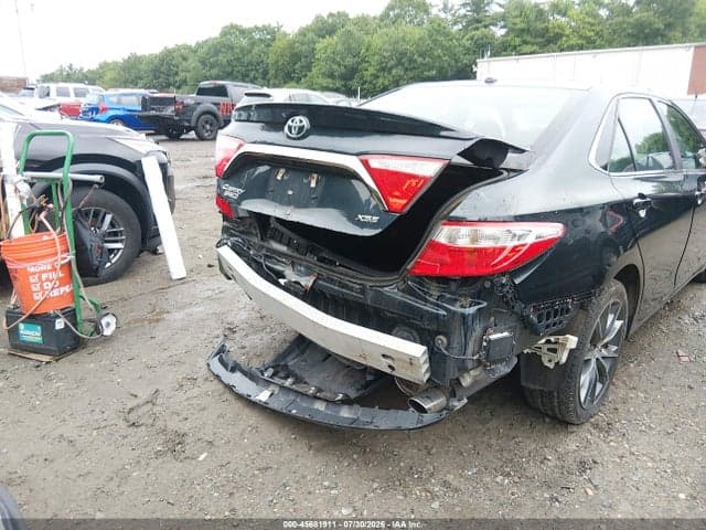 2017 TOYOTA CAMRY XSE 6