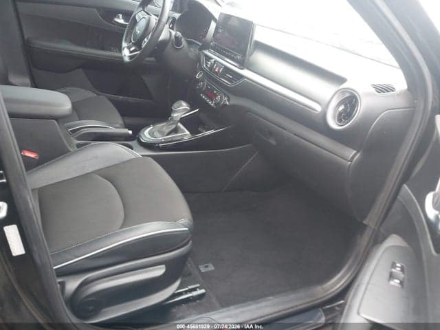2023 KIA FORTE GT-LINE 5