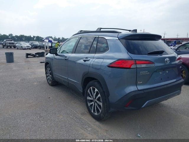 2025 TOYOTA COROLLA CROSS XLE 3