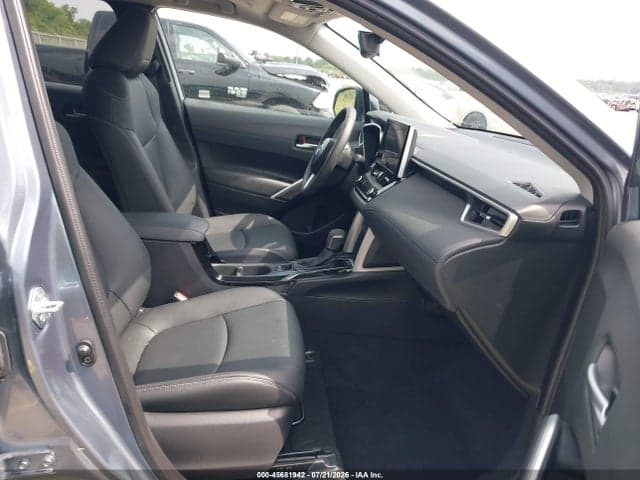 2025 TOYOTA COROLLA CROSS XLE 5