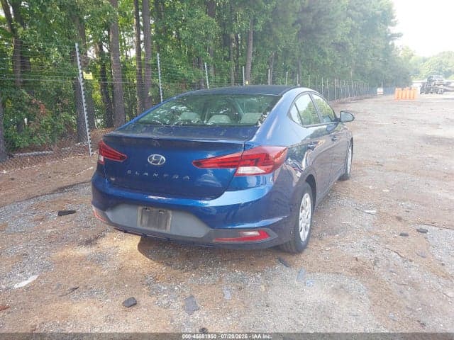 2019 HYUNDAI ELANTRA SE 4