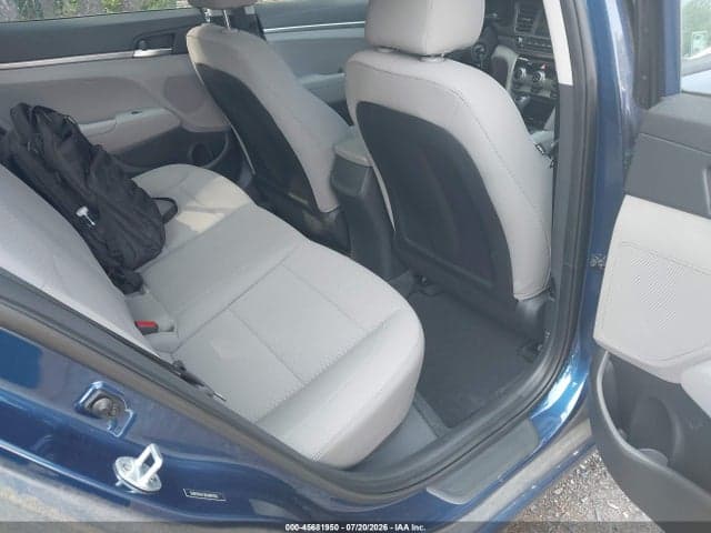 2019 HYUNDAI ELANTRA SE 8