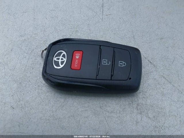 2026 TOYOTA COROLLA CROSS LE 11