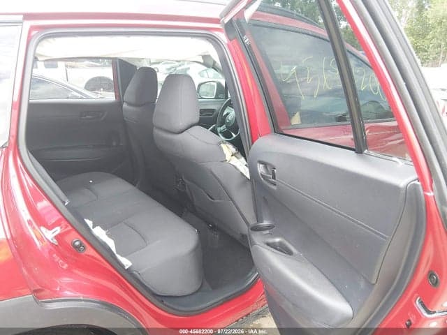 2024 TOYOTA COROLLA CROSS LE 8