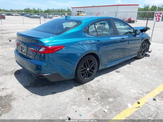 2025 TOYOTA CAMRY SE 4