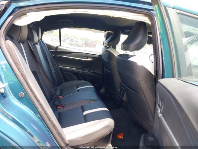 2025 TOYOTA CAMRY SE 8