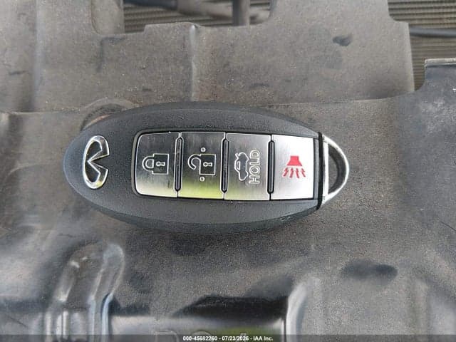 2017 INFINITI Q70 3.7 11
