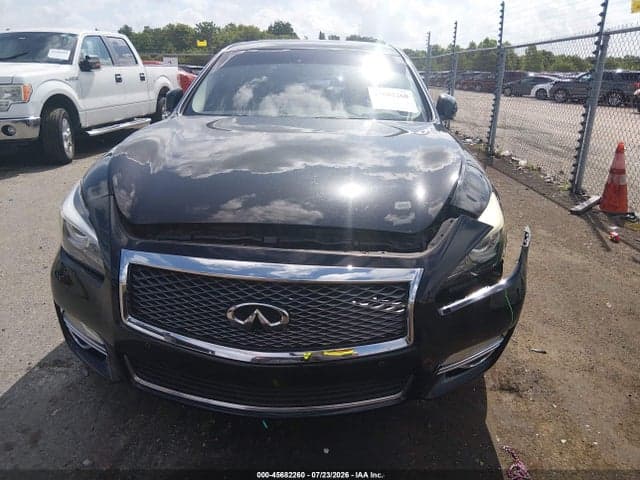 2017 INFINITI Q70 3.7 12
