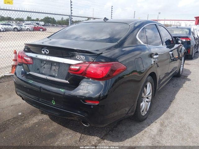 2017 INFINITI Q70 3.7 4