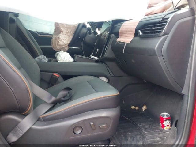 2025 GMC ACADIA AWD AT4 5