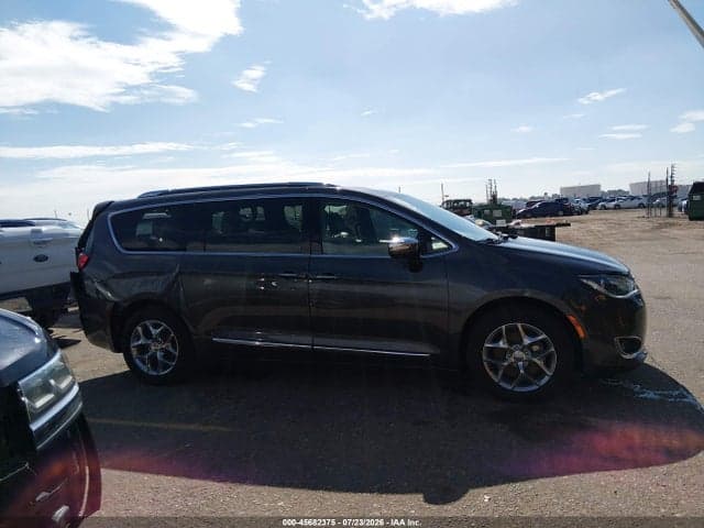 2018 CHRYSLER PACIFICA LIMITED 13