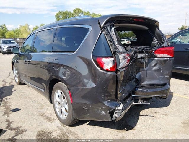 2018 CHRYSLER PACIFICA LIMITED 3