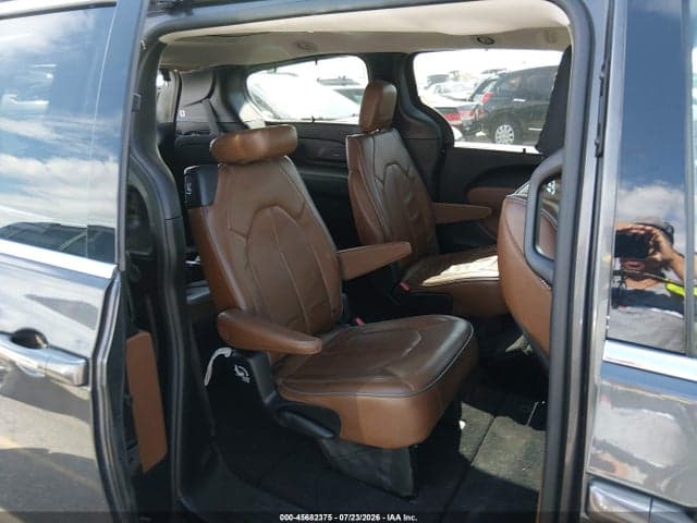 2018 CHRYSLER PACIFICA LIMITED 8