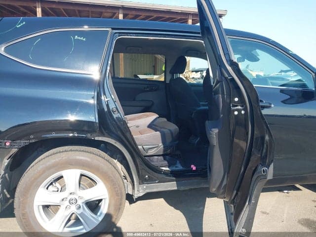 2025 TOYOTA HIGHLANDER LE 8
