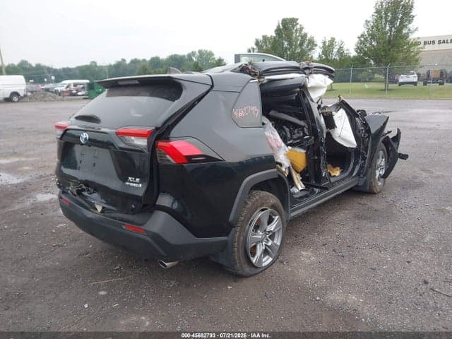 2024 TOYOTA RAV4 HYBRID XLE 4