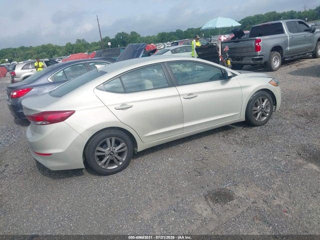 2017 HYUNDAI ELANTRA SE 4