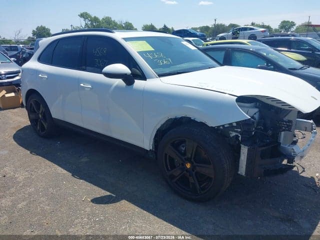 2024 PORSCHE CAYENNE 1